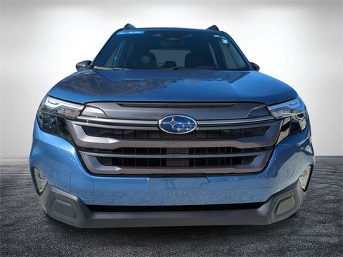Used 2025 Subaru Forester Premium image 9