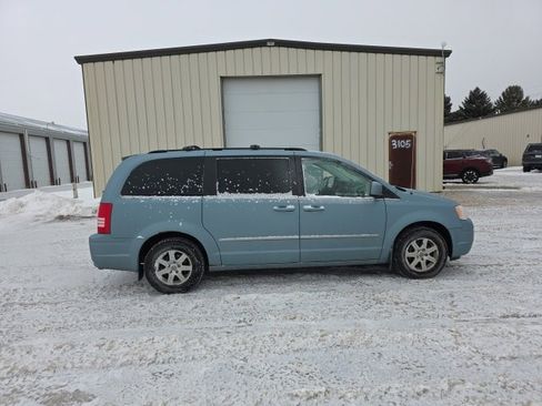 Used 2010 Chrysler Town & Country Touring w/ Heated Seat Group image 8