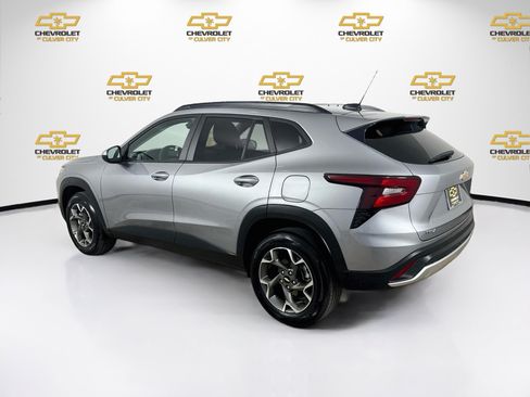Used 2025 Chevrolet Trax LT w/ Driver Confidence Package FWD image 6