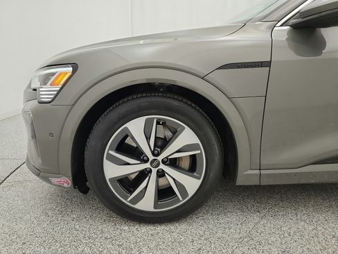Used 2024 Audi Q8 e-tron Premium Plus w/ Premium Plus Package AWD/4WD image 17