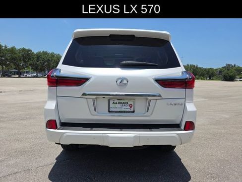 Used 2021 Lexus LX 570 4WD w/ Luxury Package image 4
