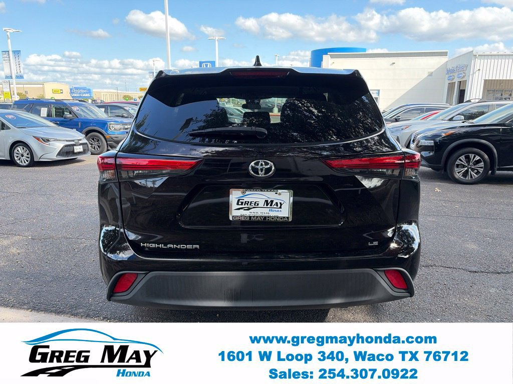 Used 2021 Toyota Highlander LE FWD image 7