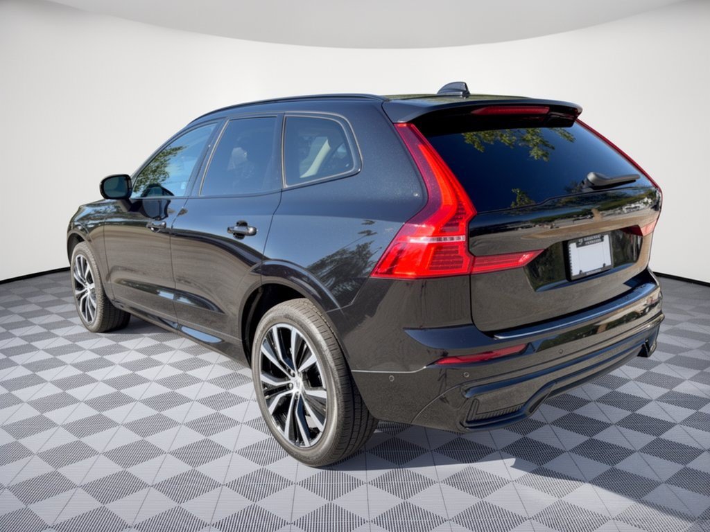 Used 2024 Volvo XC60 B5 Plus w/ Protection Package Premier AWD/4WD image 3