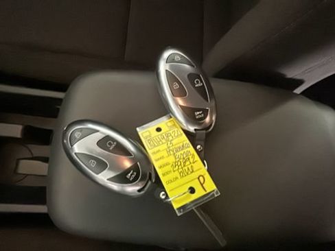 Used 2025 Hyundai Kona SEL AWD/4WD image 23