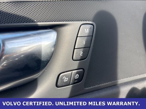 Certified 2025 Volvo XC60 B5 Plus image 25