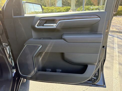 Used 2025 GMC Sierra 1500 SLT image 14