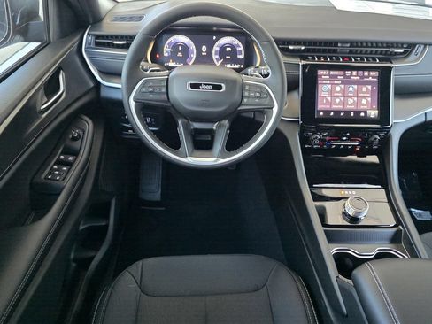 New 2025 Jeep Grand Cherokee Laredo X w/ Luxury Tech Group I RWD image 12