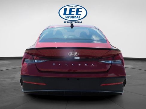 Certified 2025 Hyundai Elantra Sport FWD image 4