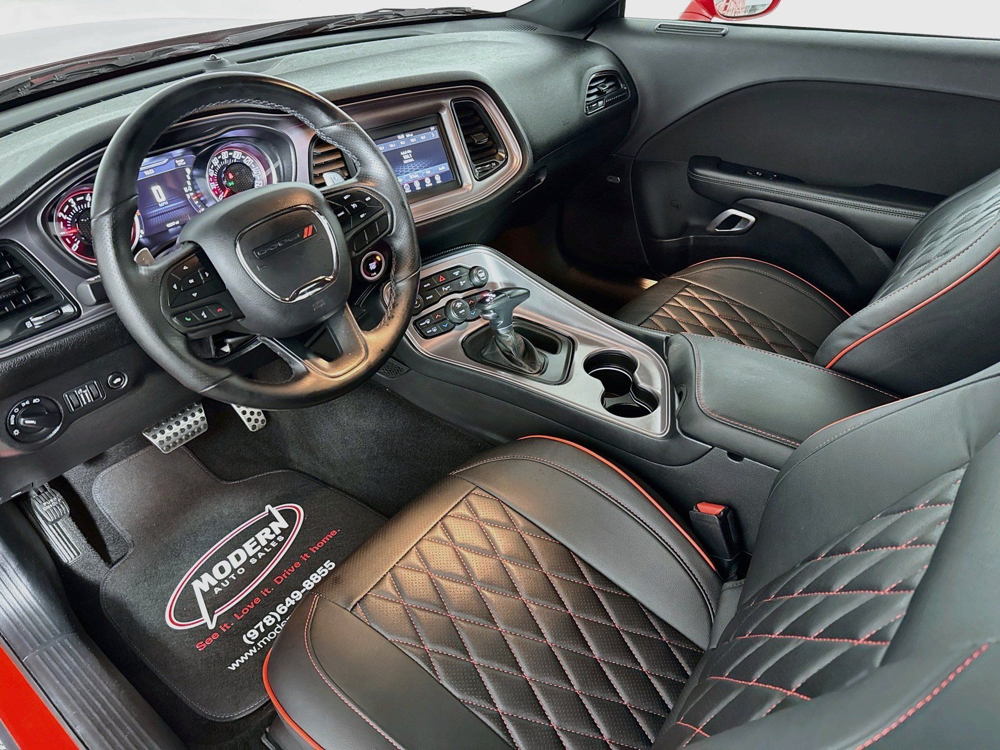 Used 2023 Dodge Challenger R/T RWD image 8