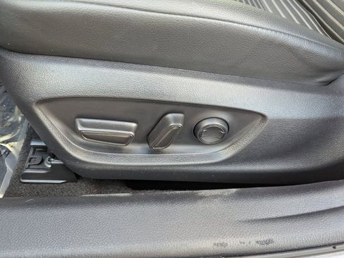 Used 2023 Toyota Camry SE image 16