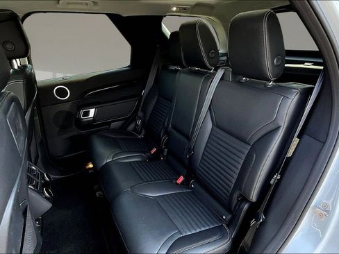 Used 2024 Land Rover Discovery S AWD/4WD image 22