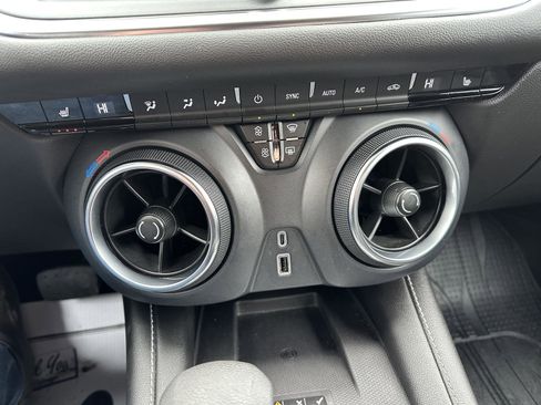 Used 2024 Chevrolet Blazer LT w/ Convenience Package image 32