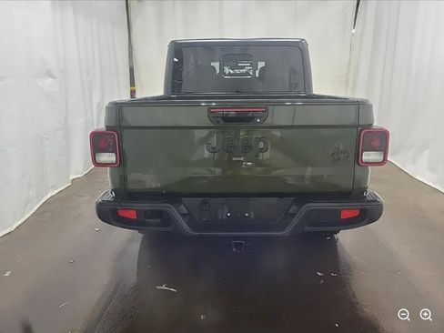 Used 2022 Jeep Gladiator Sport AWD/4WD image 3