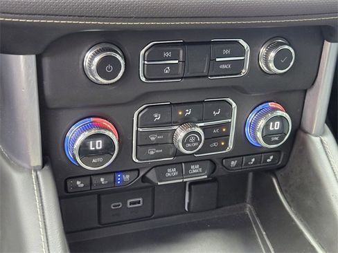 Used 2023 GMC Yukon SLT w/ SLT Premium Package image 25