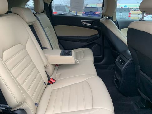 Used 2024 Ford Edge SEL w/ Convenience Package image 12