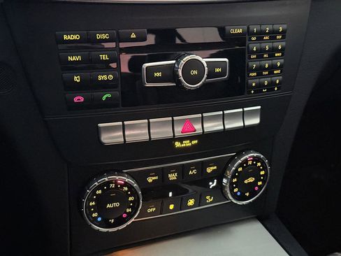 Used 2014 Mercedes-Benz C 250 Sedan image 33