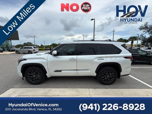 Used 2025 Toyota Sequoia Platinum AWD/4WD image 17