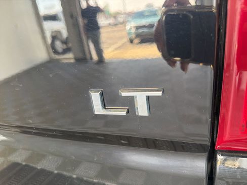 Used 2023 Chevrolet Silverado 1500 LT AWD/4WD image 7