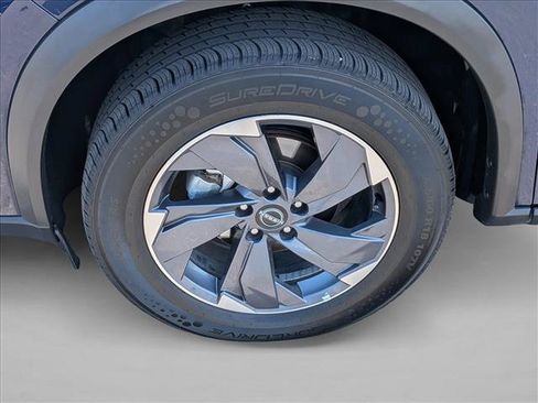 Used 2025 Nissan Rogue SV FWD image 30