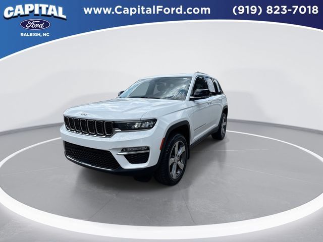 Used 2022 Jeep Grand Cherokee Limited w/ MOPAR Finishing Package AWD/4WD image 4