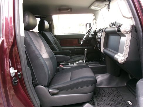 Used 2007 Toyota FJ Cruiser 2WD image 17