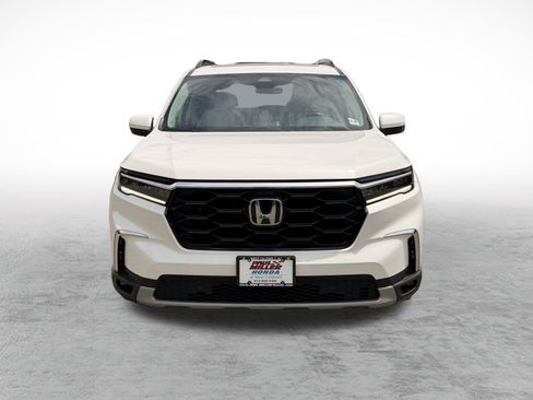 Certified 2023 Honda Pilot Touring image 2
