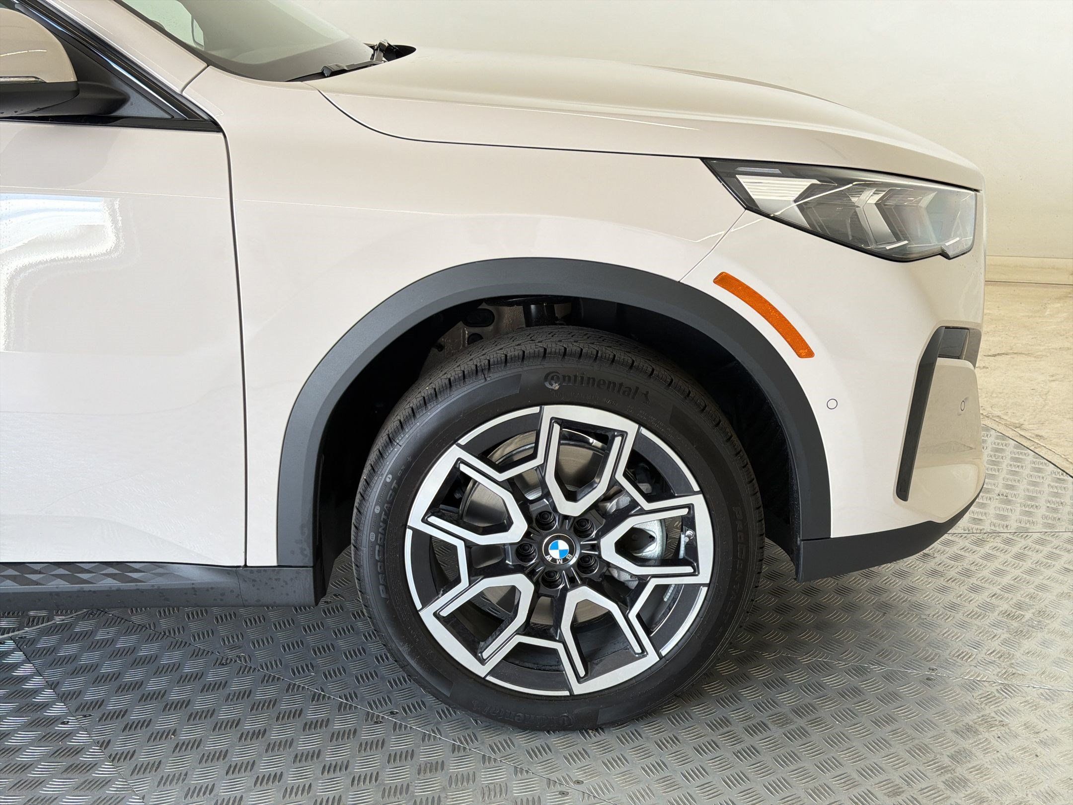 New 2026 BMW X2 xDrive28i w/ Convenience Package AWD/4WD image 12