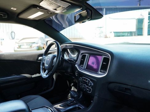 Used 2017 Dodge Charger R/T w/ Blacktop Package image 33