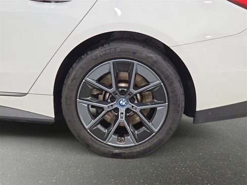 Used 2023 BMW i4 eDrive35 image 31