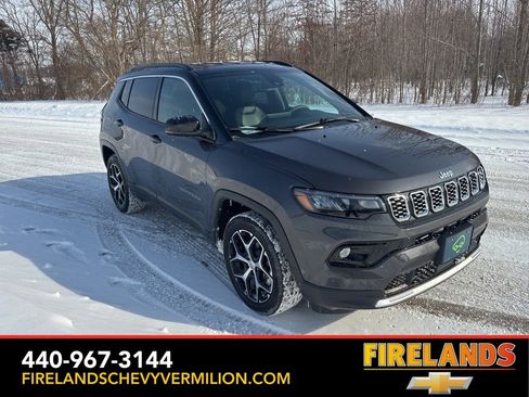 Used 2024 Jeep Compass Limited image 11