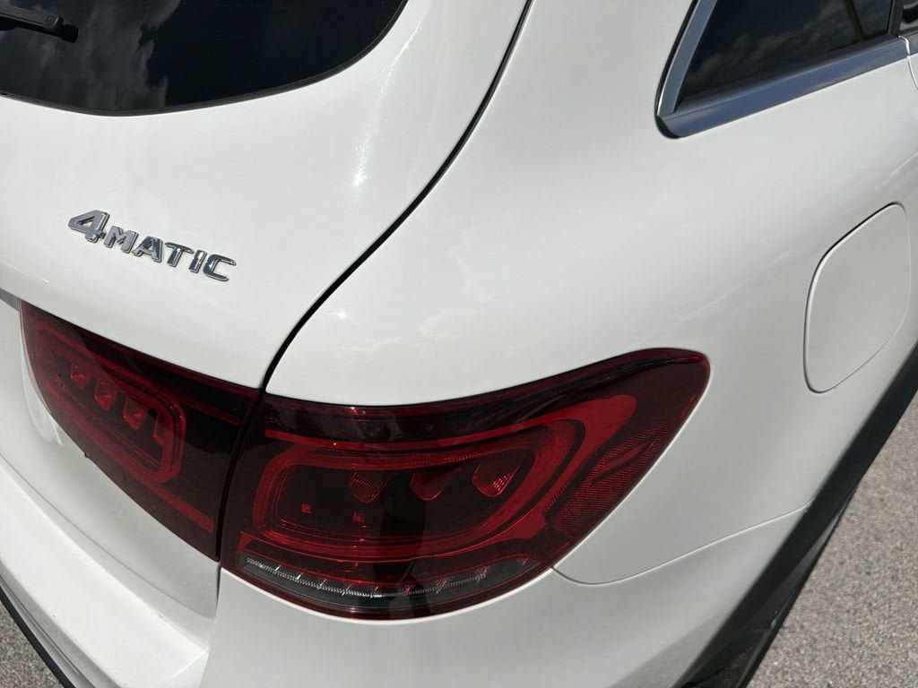 Used 2021 Mercedes-Benz GLC 300 4MATIC image 10
