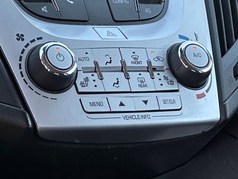 Used 2017 Chevrolet Equinox LT w/ Convenience Package image 14