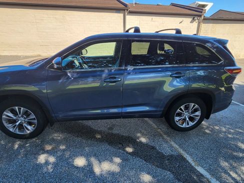 Used 2015 Toyota Highlander XLE AWD/4WD image 4