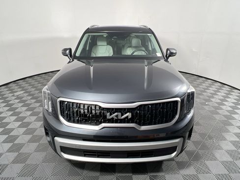 Certified 2024 Kia Telluride EX w/ EX Captain's Chair Package FWD image 8