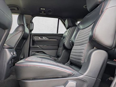 Used 2025 Ford Explorer ST-Line AWD/4WD image 19
