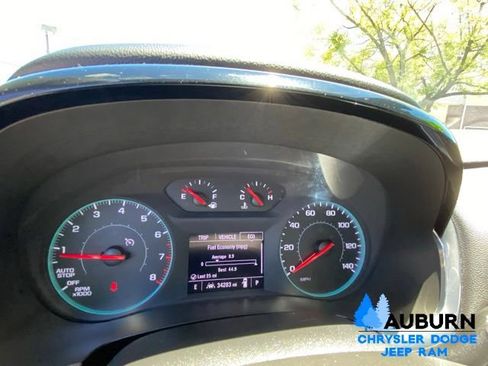Used 2023 Chevrolet Traverse LT FWD image 42