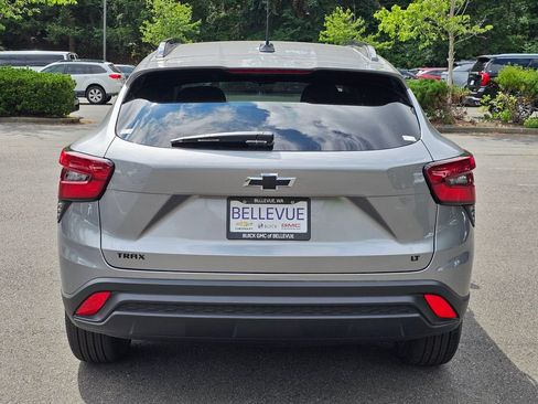 New 2026 Chevrolet Trax LT w/ Midnight Edition FWD image 4