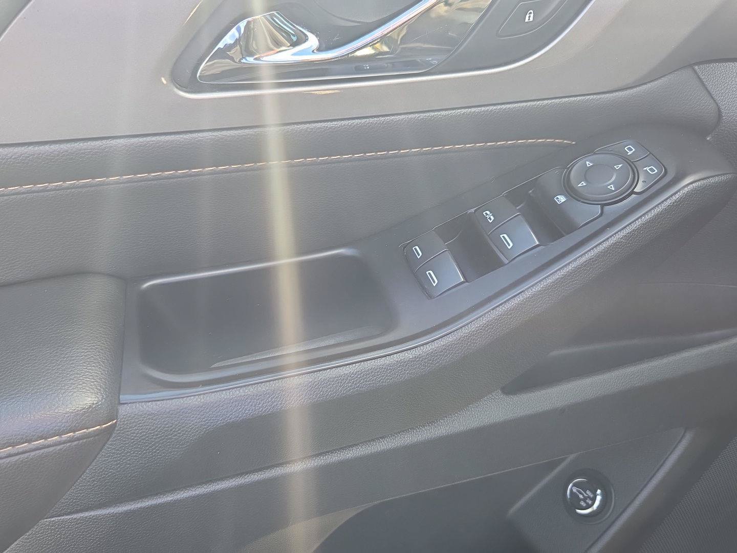 Used 2020 Chevrolet Traverse LT FWD image 10
