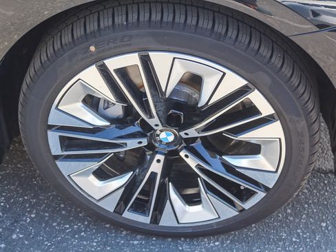 New 2026 BMW i5 eDrive40 w/ Premium Package image 9