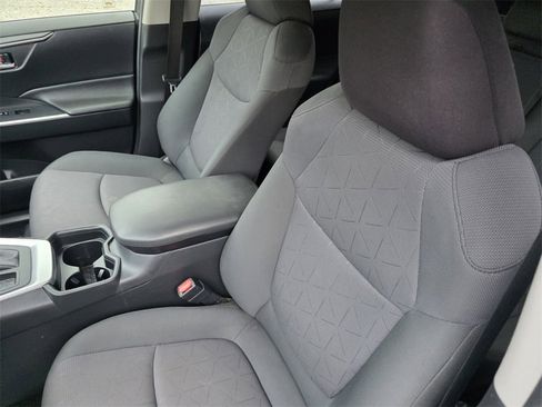 Used 2019 Toyota RAV4 XLE image 11