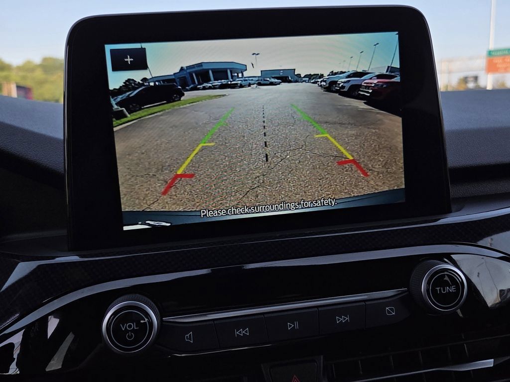 Used 2025 Ford Escape ST-Line Select AWD/4WD image 14