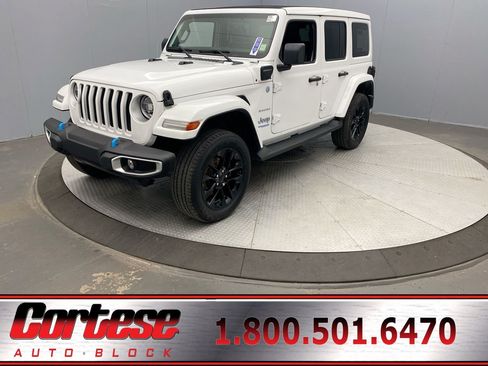 Used 2022 Jeep Wrangler Unlimited Sahara w/ Cold Weather Group AWD/4WD image 1