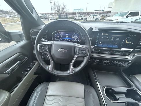 Certified 2025 Chevrolet Silverado 2500 ZR2 w/ LPO, Dark Essentials Package image 13