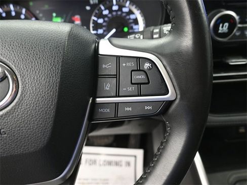 Used 2023 Toyota Highlander LE image 20