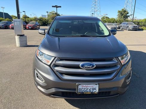 Used 2018 Ford Edge SEL w/ Equipment Group 201A FWD image 2