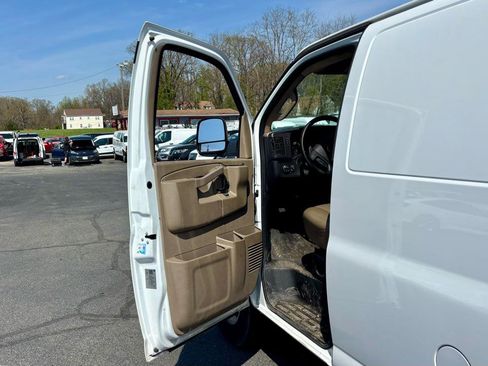 Used 2020 Chevrolet Express 3500 w/ Driver Convenience Package image 13