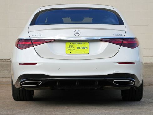 Used 2022 Mercedes-Benz S 500 4MATIC w/ AMG Line Package image 11