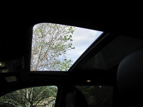 Used 2021 Nissan Titan PRO-4X w/ Pro-4x Convenience Package image 17