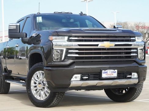 Used 2021 Chevrolet Silverado 2500 High Country w/ Safety Package II image 2