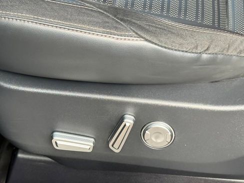 Used 2024 Lincoln Nautilus Reserve w/ Equipment Group 202A image 7